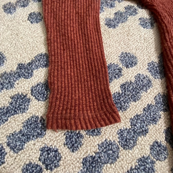 American Eagle cropped tie v-neck sweater - Picture 3 of 4